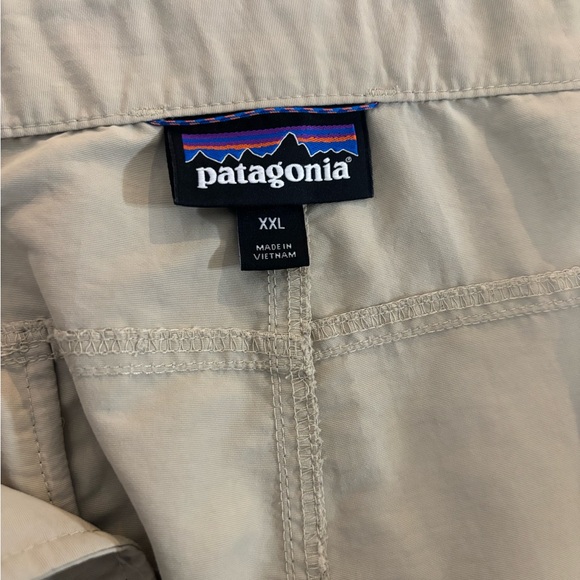 Patagonia nylon khaki pants - Picture 4 of 7